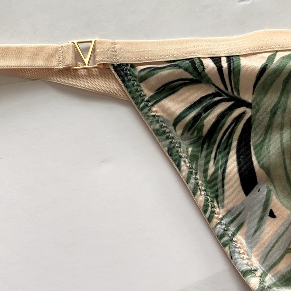 Victoria secret thong /V string - Picture 3 of 7